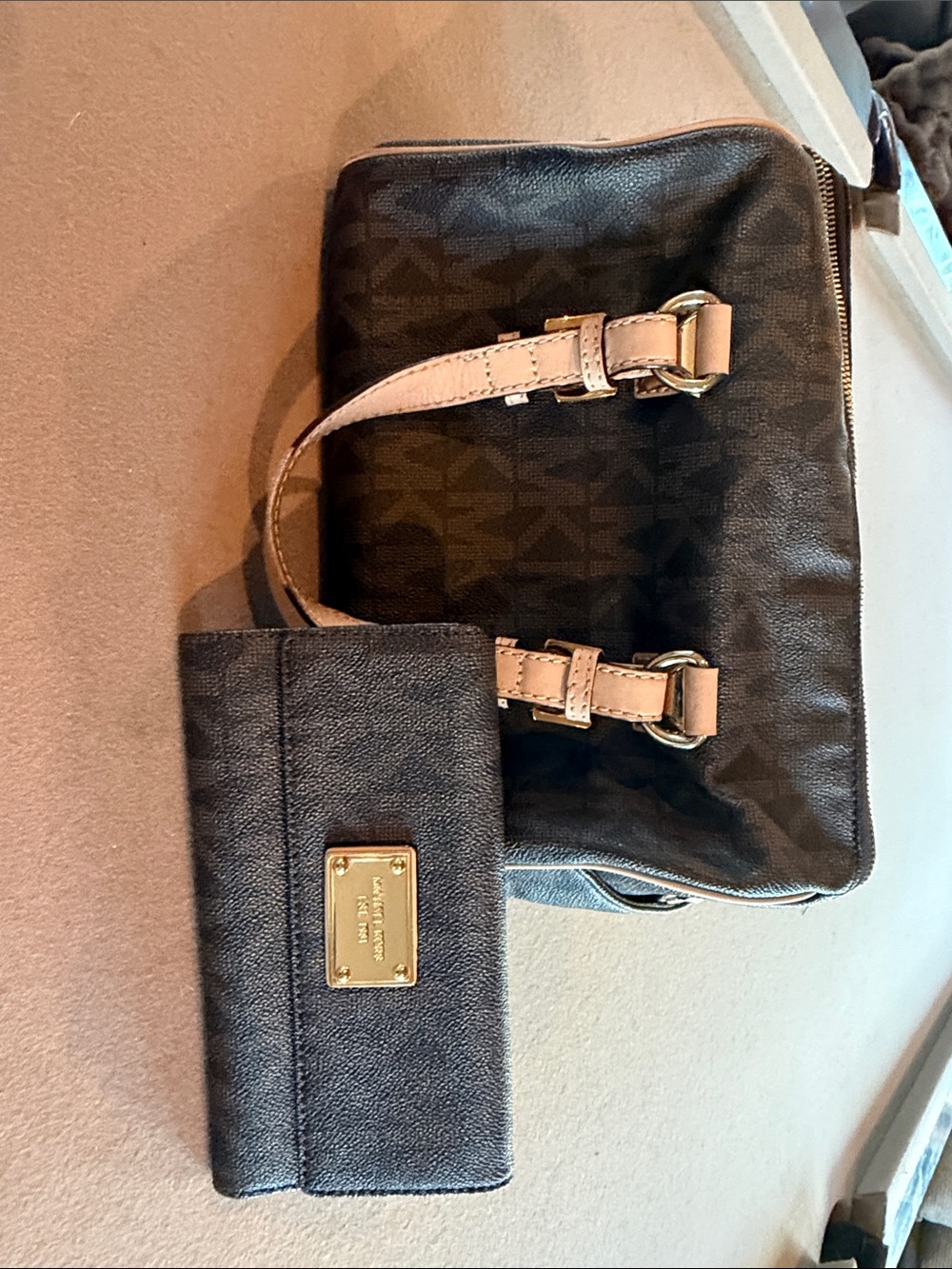 Michael Kors Brown Logo Shoulder Bag with Tan Handles - Picture 1 of 6